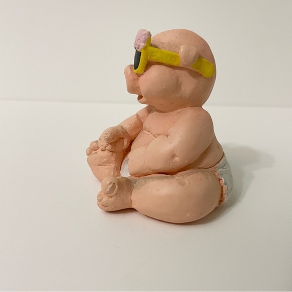 Vintage Wetherbee Pig Figurine wearing Sunglasses Figure - Picture 6 of 16